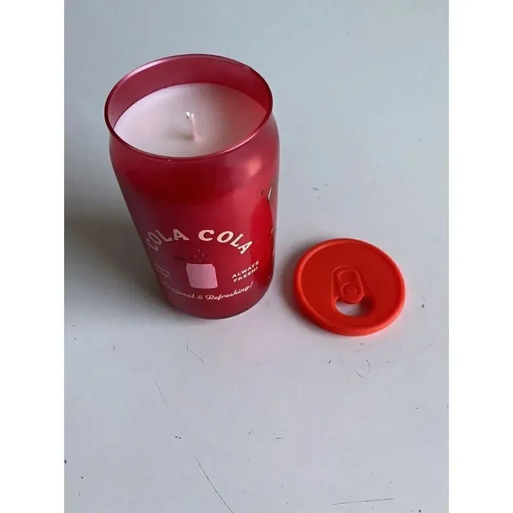 DW Home Coca Cola Soda Pop Scented‎ Candle 15.4 Oz Red NEW